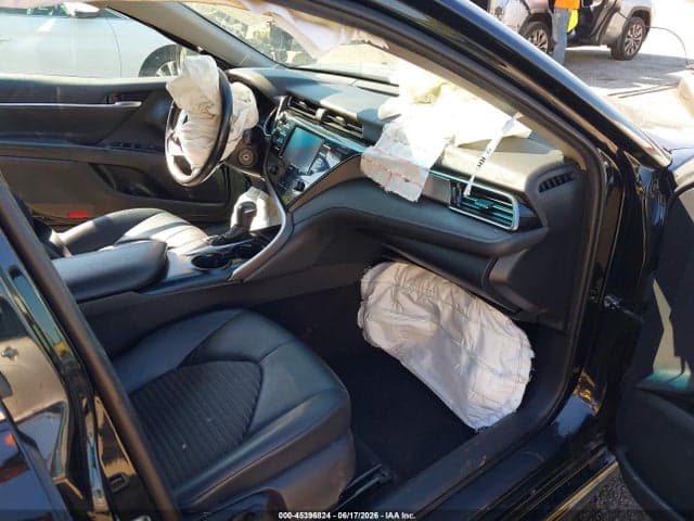 2020 TOYOTA CAMRY SE 5