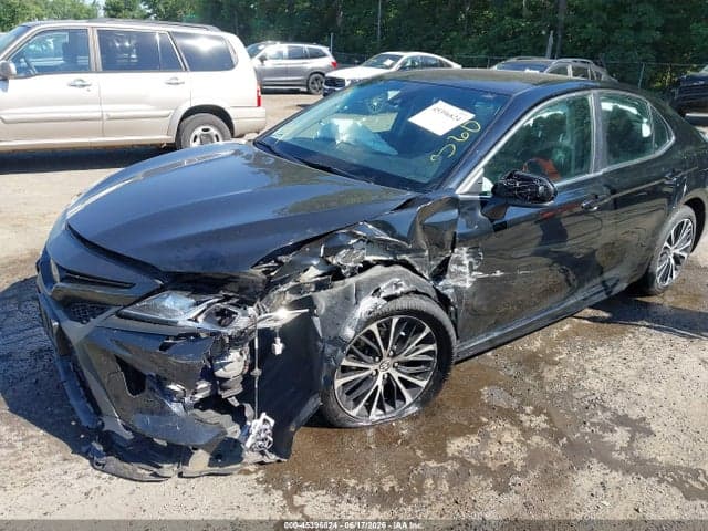 2020 TOYOTA CAMRY SE 6