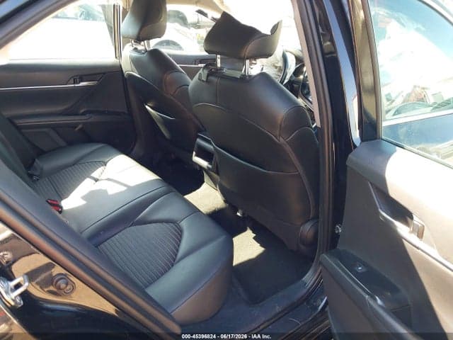 2020 TOYOTA CAMRY SE 8