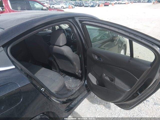 2017 CHEVROLET CRUZE LT AUTO 8