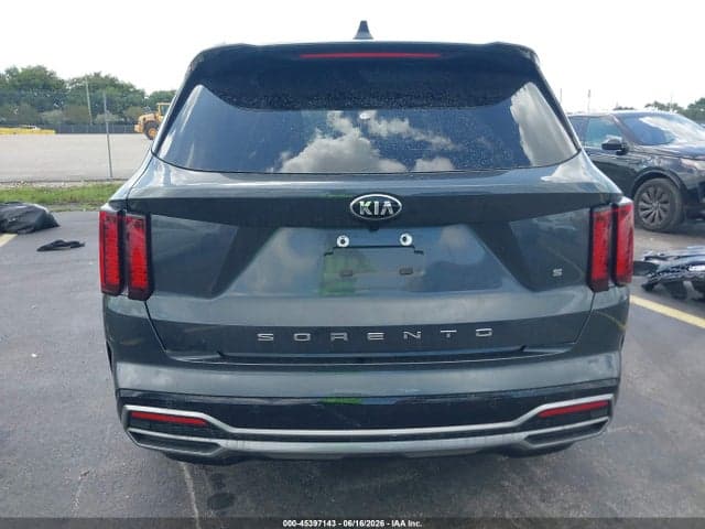 2021 KIA SORENTO S 17