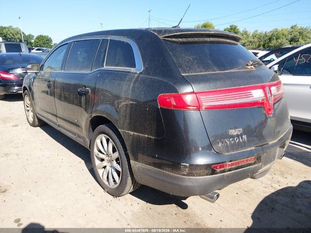 2010 LINCOLN MKT 3