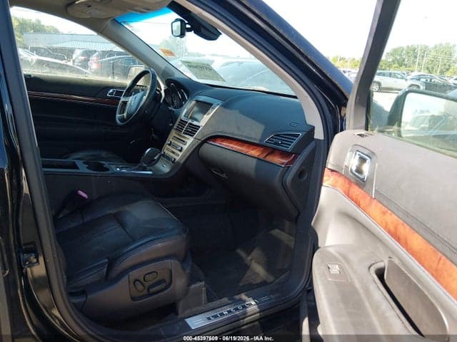 2010 LINCOLN MKT 5