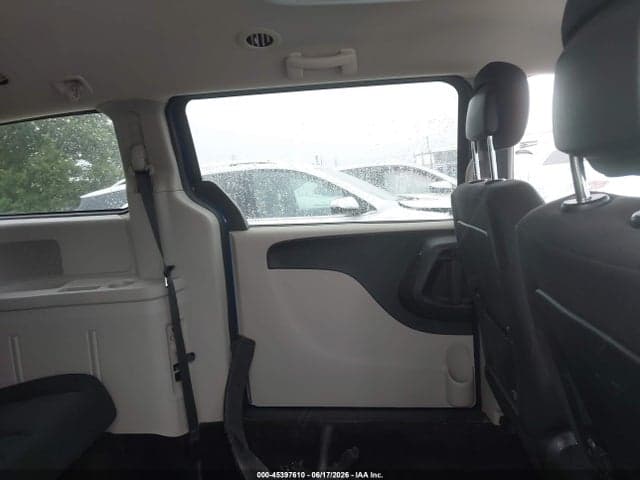 2020 DODGE GRAND CARAVAN SE 8