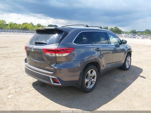 2017 TOYOTA HIGHLANDER LIMITED 4