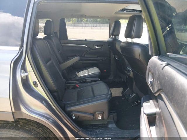 2017 TOYOTA HIGHLANDER LIMITED 8