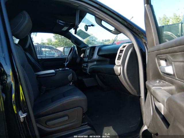 2024 RAM 1500 TRADESMAN QUAD CAB 4X4 6'4 BOX 5