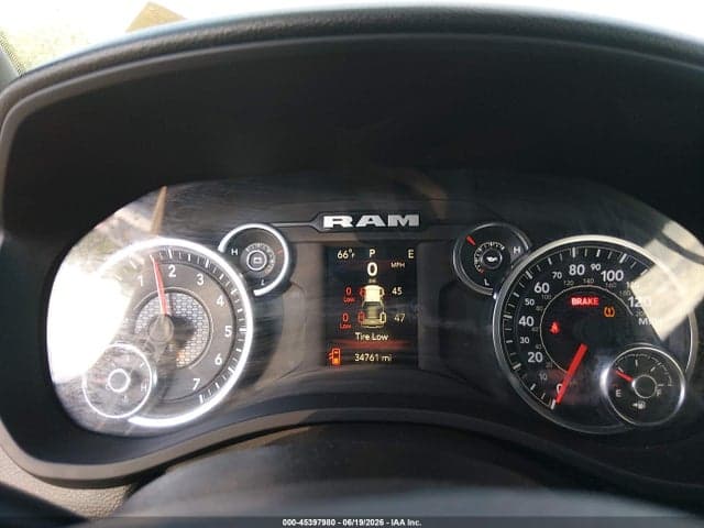 2024 RAM 1500 TRADESMAN QUAD CAB 4X4 6'4 BOX 7