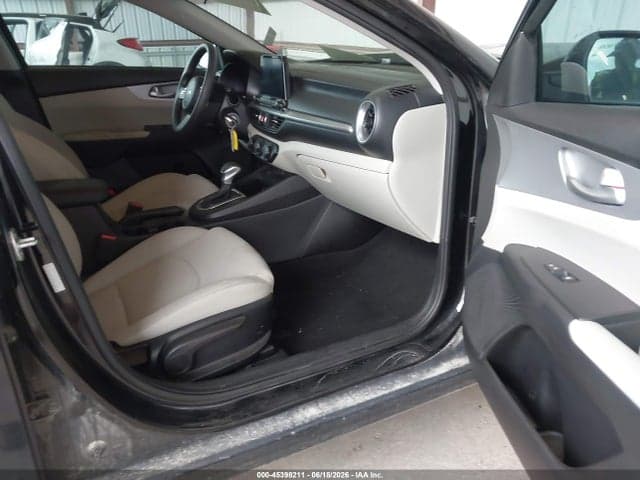 2023 KIA FORTE LXS 5