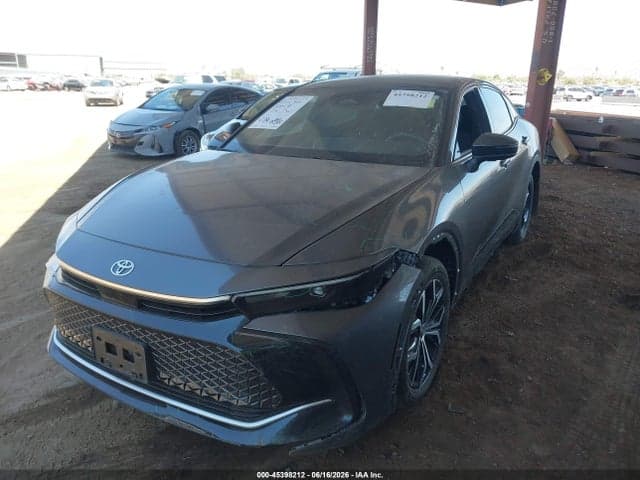 2024 TOYOTA CROWN XLE 2