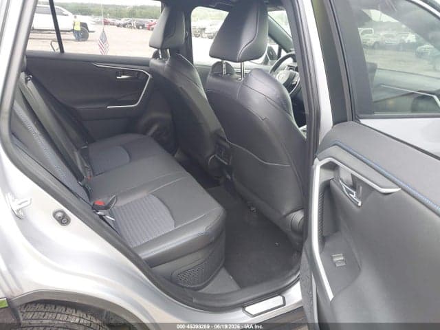 2025 TOYOTA RAV4 HYBRID XSE 8