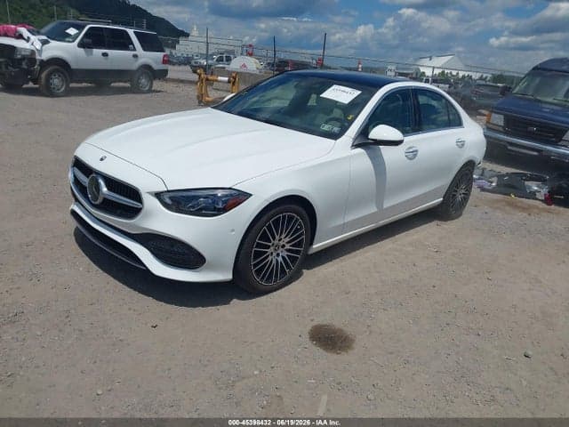 2025 MERCEDES-BENZ C 300 2