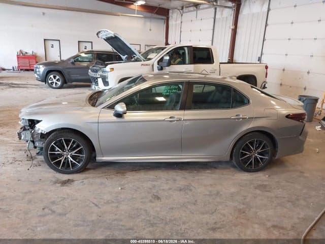 2021 TOYOTA CAMRY SE 14