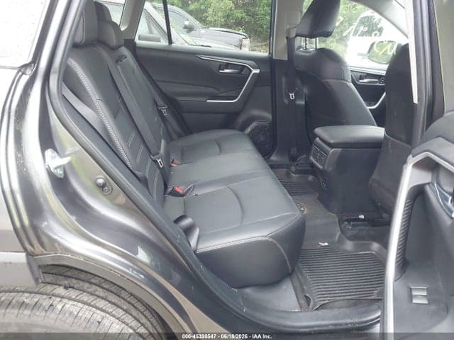 2024 TOYOTA RAV4 XLE PREMIUM 8
