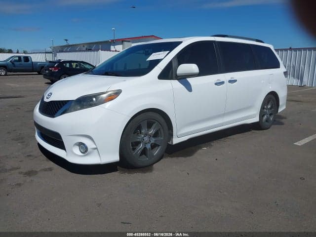 2017 TOYOTA SIENNA SE 8 PASSENGER 2