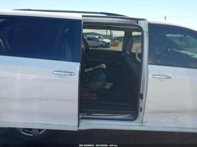 2017 TOYOTA SIENNA SE 8 PASSENGER 8