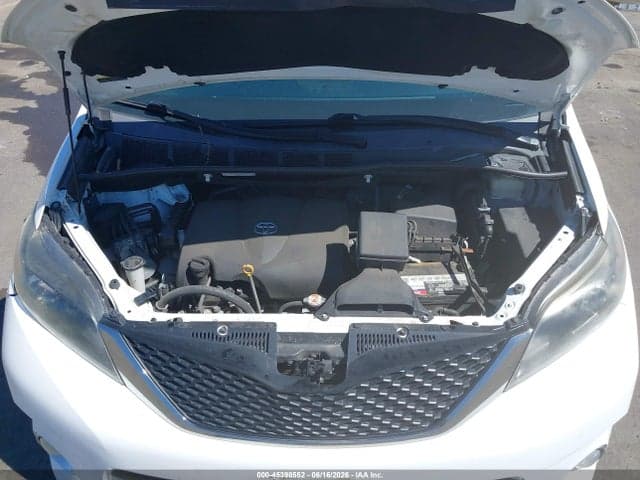 2017 TOYOTA SIENNA SE 8 PASSENGER 10