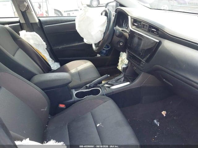 2018 TOYOTA COROLLA LE 5