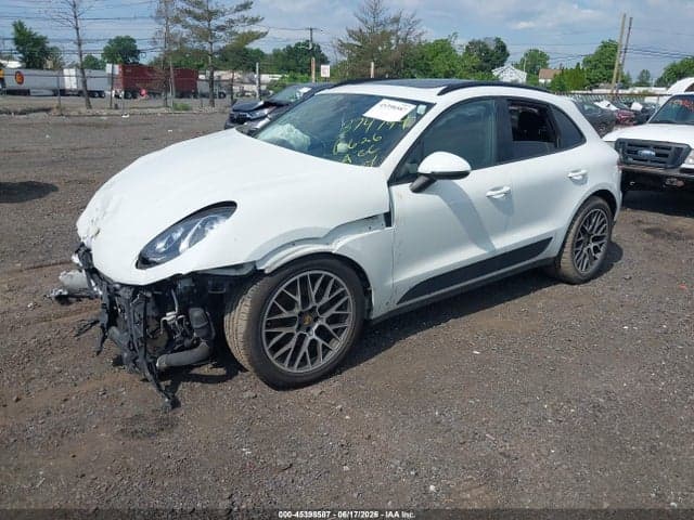 2018 PORSCHE MACAN SPORT 2