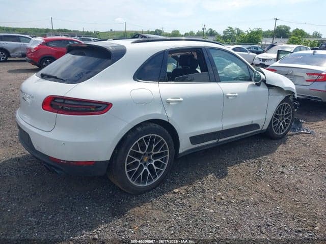 2018 PORSCHE MACAN SPORT 4