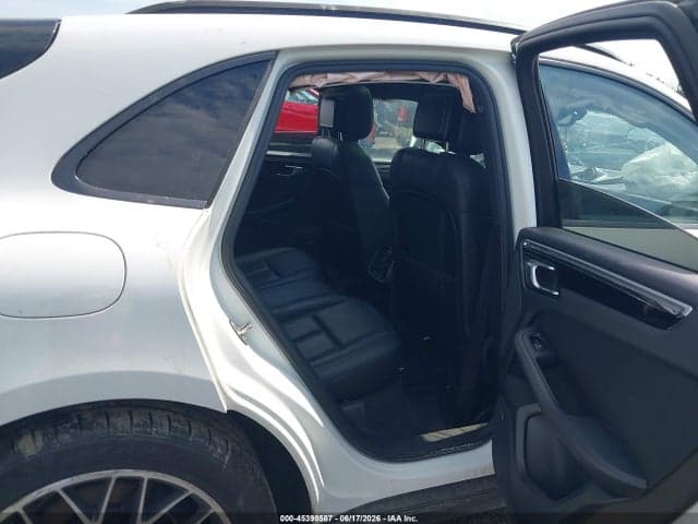 2018 PORSCHE MACAN SPORT 8