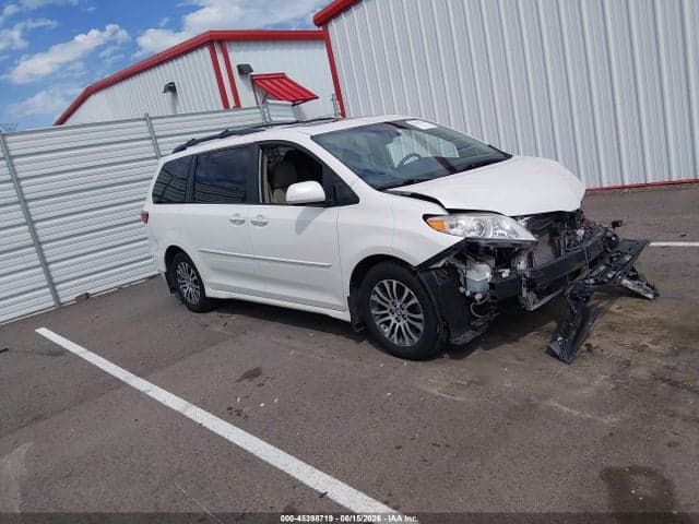 2020 TOYOTA SIENNA XLE PREMIUM