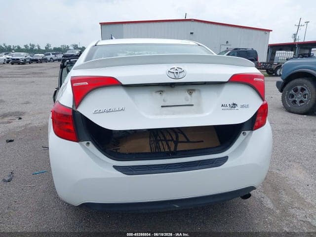 2018 TOYOTA COROLLA SE 16