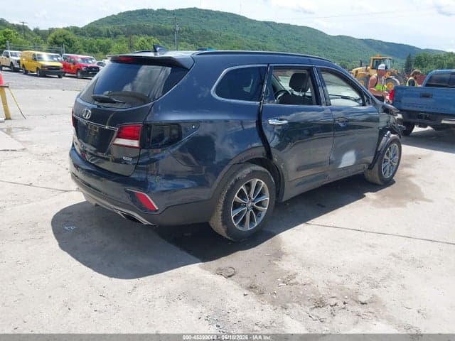2017 HYUNDAI SANTA FE SE 4