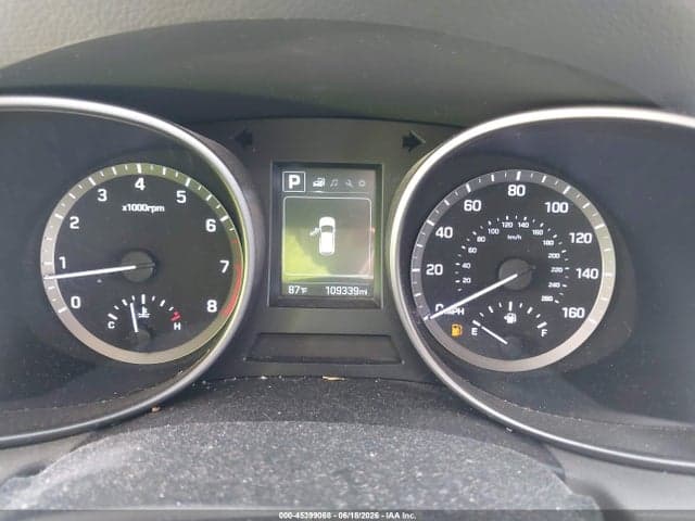 2017 HYUNDAI SANTA FE SE 7