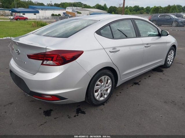 2019 HYUNDAI ELANTRA SE 4