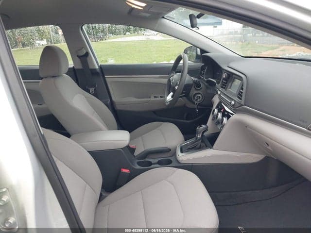 2019 HYUNDAI ELANTRA SE 5