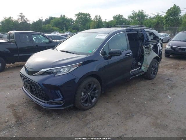 2022 TOYOTA SIENNA XSE 2