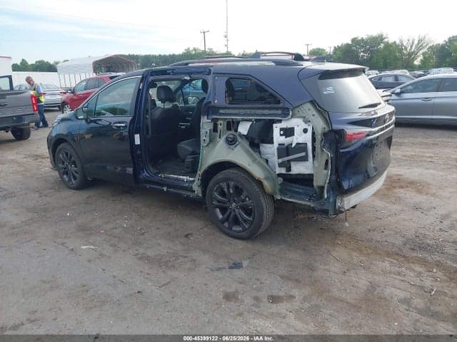 2022 TOYOTA SIENNA XSE 3