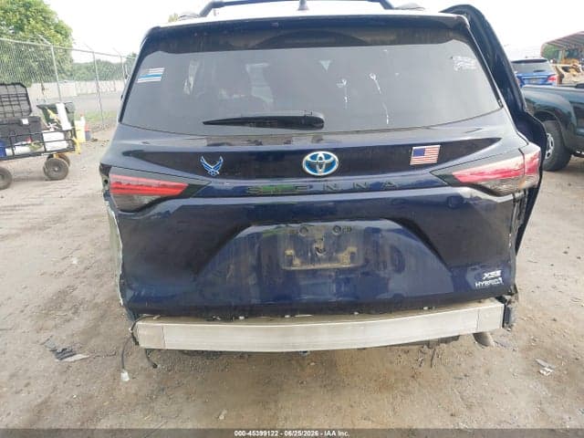 2022 TOYOTA SIENNA XSE 6