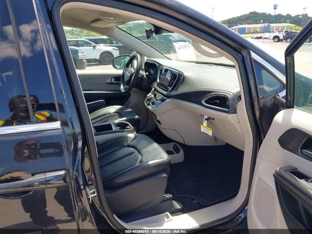 2023 CHRYSLER PACIFICA HYBRID TOURING L 5