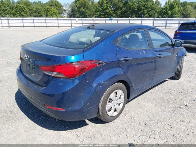 2016 HYUNDAI ELANTRA SE 4