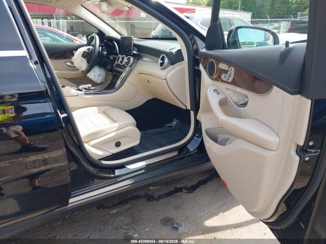 2019 MERCEDES-BENZ GLC 300 5