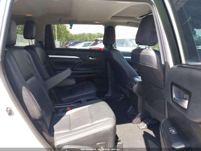2019 TOYOTA HIGHLANDER XLE 8