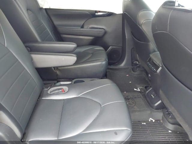 2021 TOYOTA HIGHLANDER HYBRID XLE 8