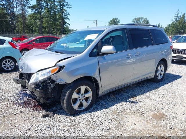 2017 TOYOTA SIENNA LE 8 PASSENGER 2