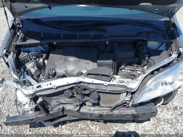 2017 TOYOTA SIENNA LE 8 PASSENGER 10