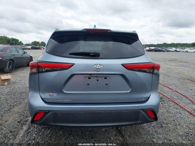 2022 TOYOTA HIGHLANDER XLE 16