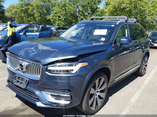 2022 VOLVO XC90 T6 2
