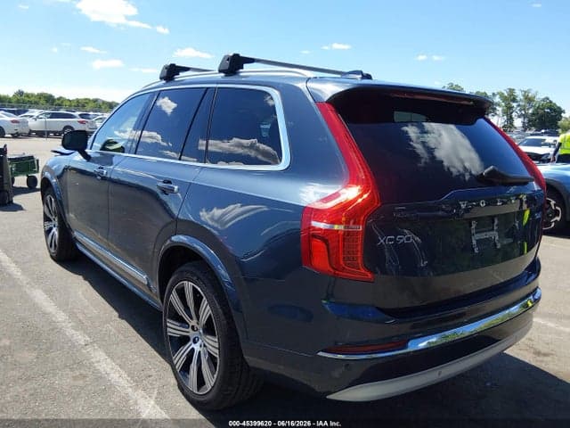 2022 VOLVO XC90 T6 3