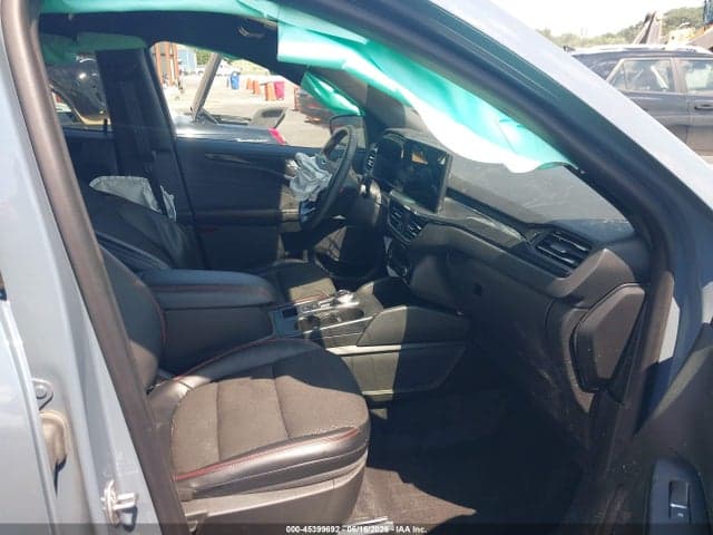 2023 FORD ESCAPE ST-LINE 5