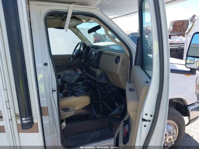 2017 FORD E-450 CUTAWAY 5