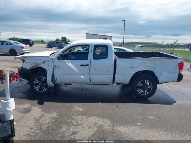 2017 TOYOTA TACOMA SR 15