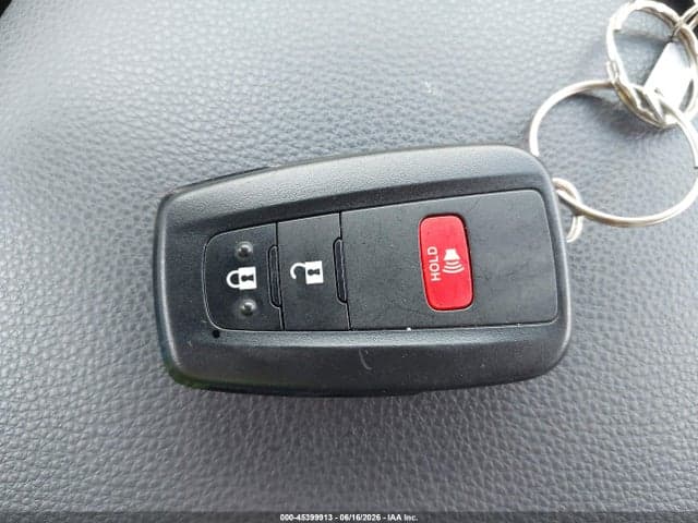 2025 TOYOTA RAV4 HYBRID XLE 11