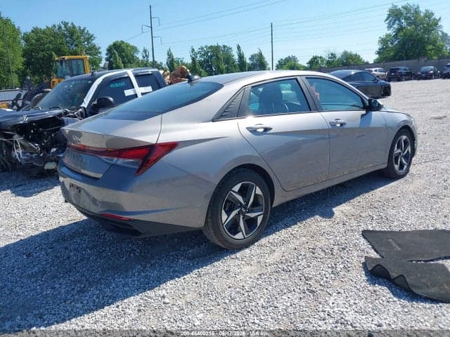 2023 HYUNDAI ELANTRA SEL 4