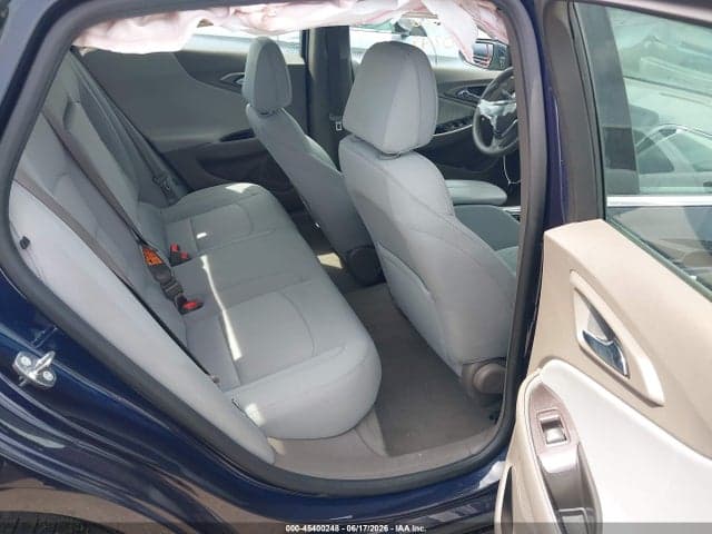 2017 CHEVROLET MALIBU 1LT 8